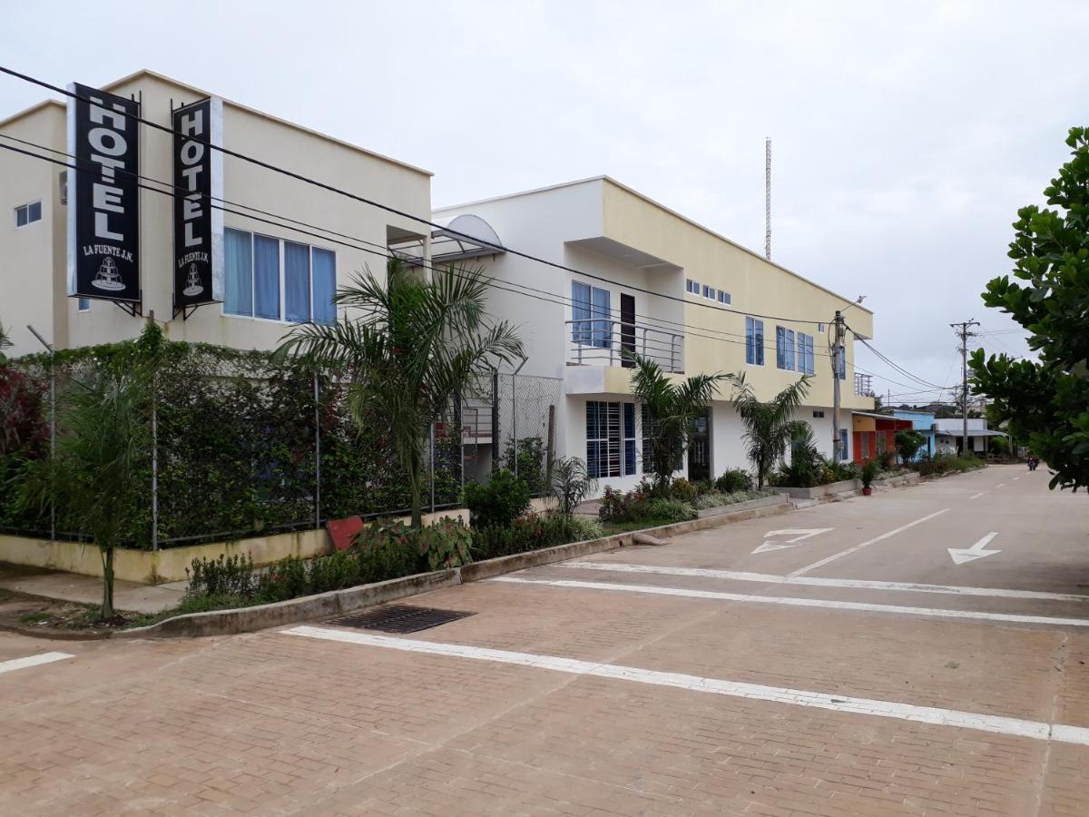 Hotel La Fuente J.N La Macarena Exterior photo